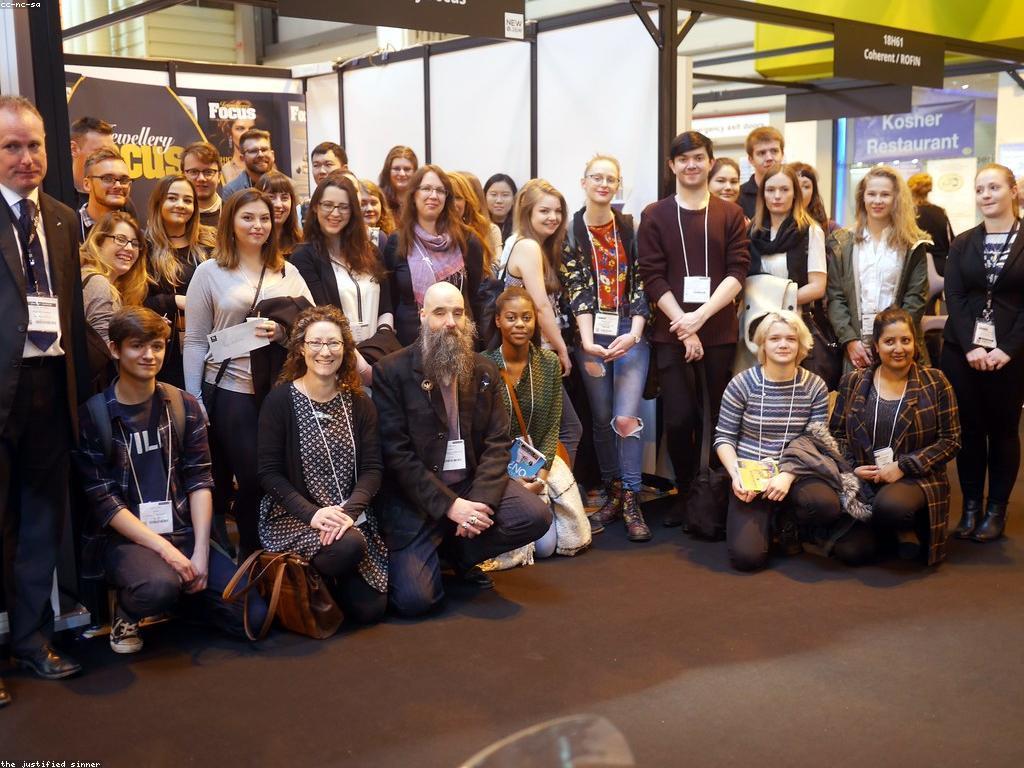 ការប្រកួតនិងរង្វាន់: ផ្លូវទៅកាន់ជោគជ័យ